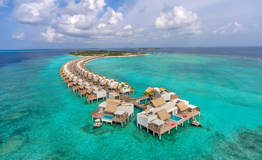 Viajar a Maldivas: vista aérea de una isla-resort